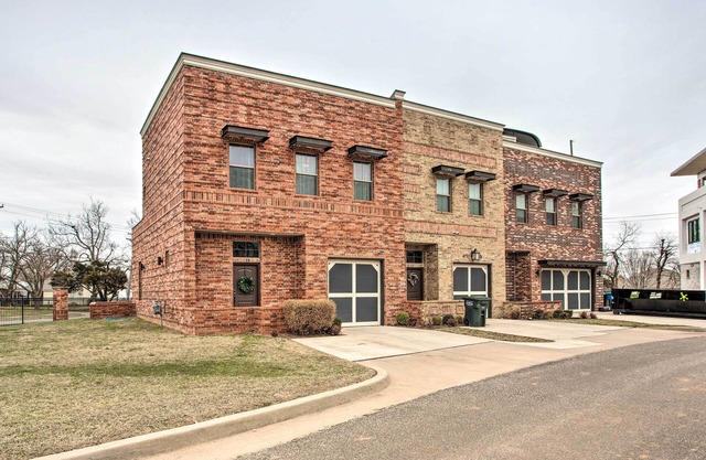 Edmond Escape w/Pinball Machine & Patio!