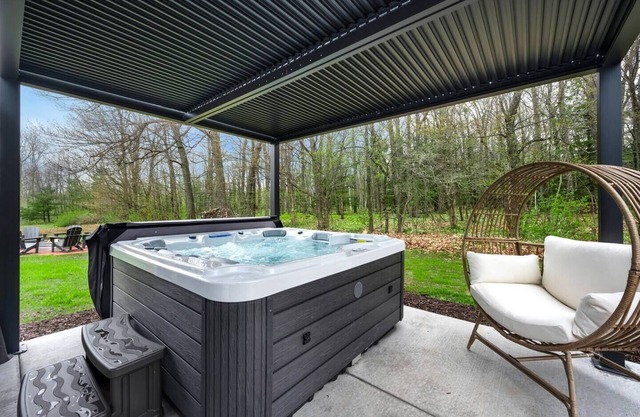 Egg Harbor Escape|Sauna|Hot Tub|Privacy|