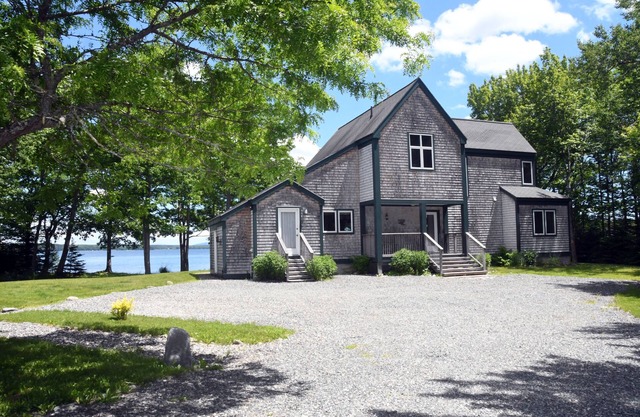 Eggemoggin Reach Oceanfront Contemporary Home With Mooring