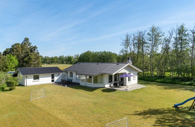 "Ehm" - 600m from the sea by Interhome