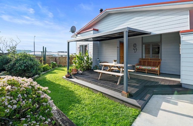 Ekhaya - New Plymouth Holiday Home