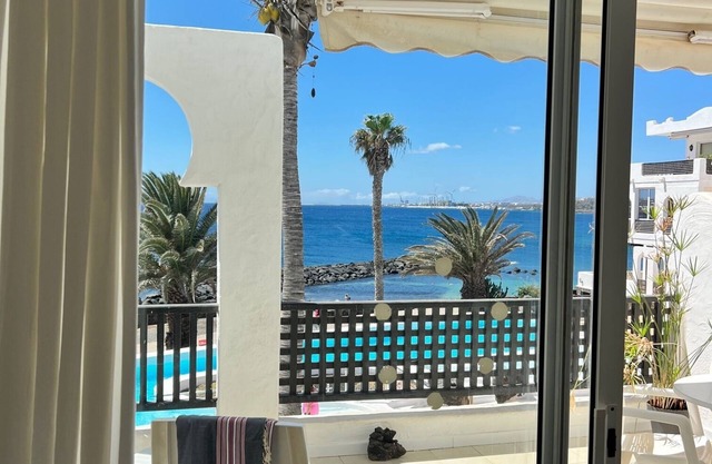 EL JABLILLO SEAFRONT, magnificent views of the ocean.