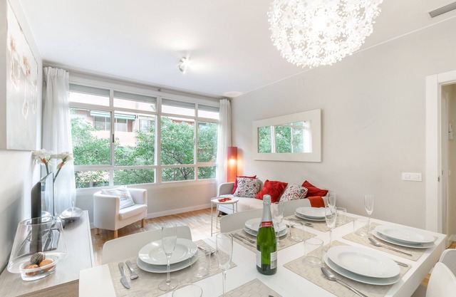 ELEGANCE : Apartment with 4 bedrooms and 2 bathrooms, fully equipped.