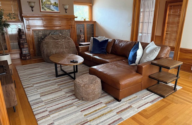 Elegance & Comfort, Spacious 6BR in Accessible & Historic San Jose Neighborhood