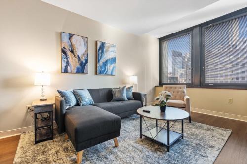 Elegant 1BD High Rise with City Views in DT Pitts
