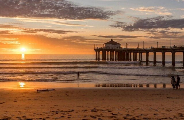 Elegant 1BR Oceanview Retreat in Manhattan Beach with Parking