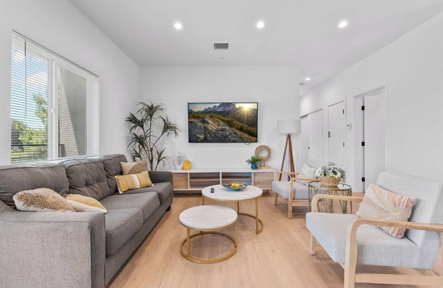 Elegant 3-bedroom house in delightful Upland