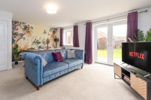 Elegant 4 Bedroom House-Sleeps 7-Parking-Nr Hospital-Contractors Deal