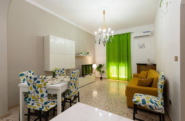 Elegant apartment located in the heart of Palermo, equipped with all comforts.
