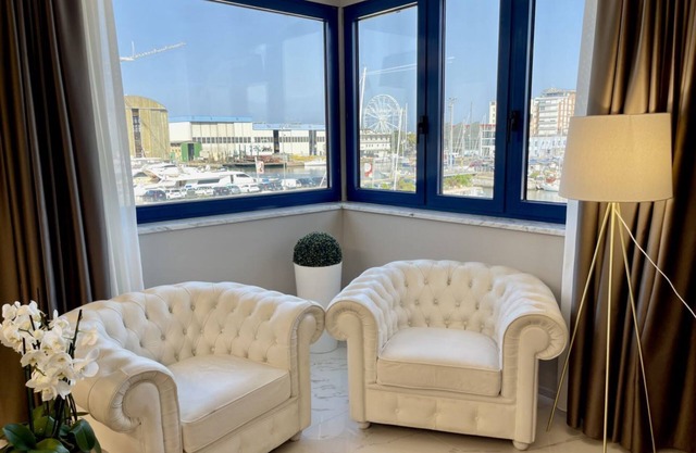 Elegant apartment with air conditioning and elevator