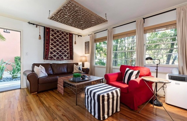 Elegant apartment With Private Garden near the beach and major attractions!