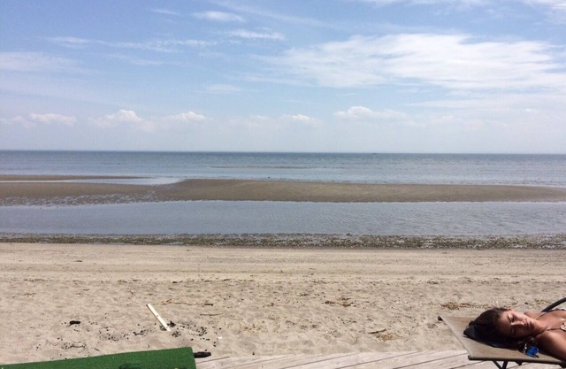 Elegant Beachfront, beautiful views. Come enjoy!