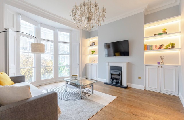 Elegant & Beautifully Presented 1BD Flat- Chelsea!