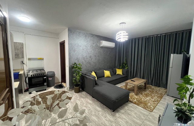 Elegant Cairo Stay with Downtown Views | 5 Beds | A/C | Wi-Fi & Full Amenities