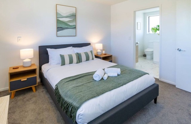 Elegant Living in Gloucester – Your Ideal Getaway