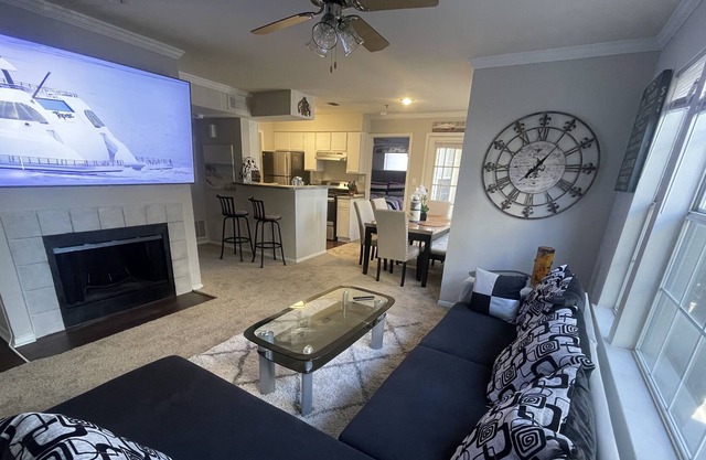 Elegant Luxurious 2 BR Suite