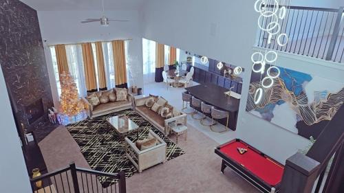 Elegant Luxury Stay in Uptown