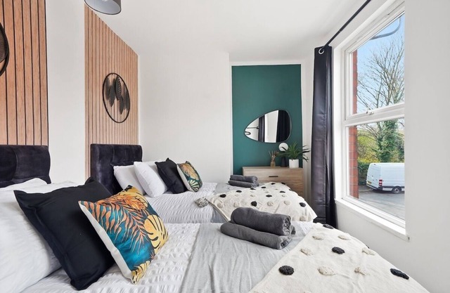 Elegant Scandi Gem of Nottingham - Sleeps 10
