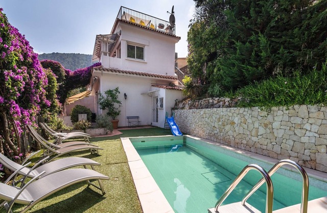 Elegant Seaside Villa in Èze