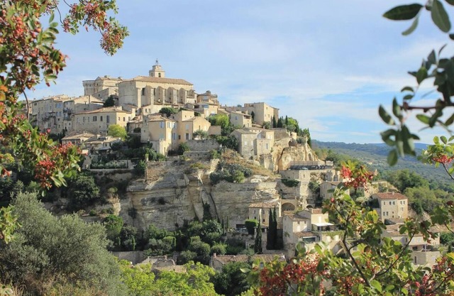 Elegant Villa with Air-Conditioned Suites & Outdoor Activities