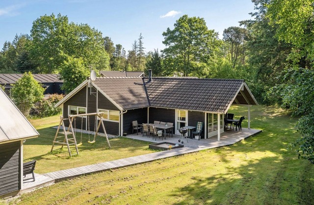 "Elita" - 1.7km from the sea by Interhome