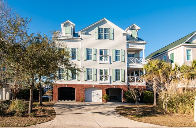 Eliza Clare Beautiful and spacious 6 bedroom home in DeBordieu