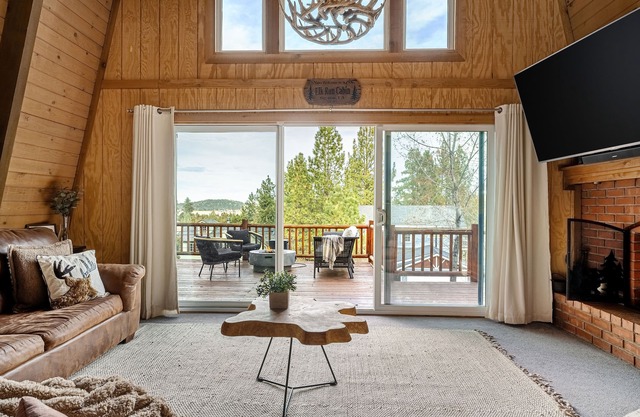Elk Run Cabin w/jetted tub and covered parking