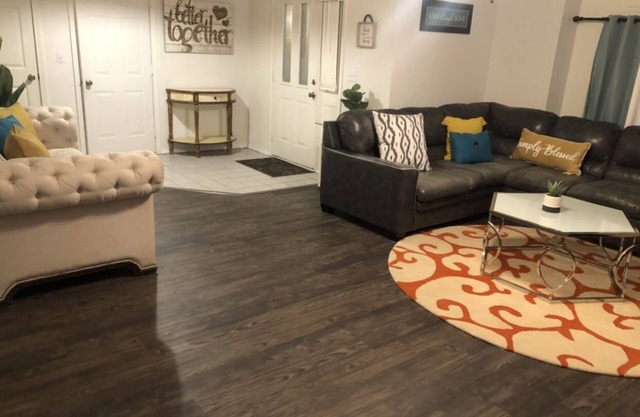 Elkins Charm Getaway 11miles to UArk Fayetteville