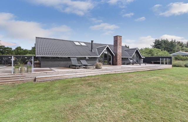 "Ellenora" - 1km from the sea by Interhome