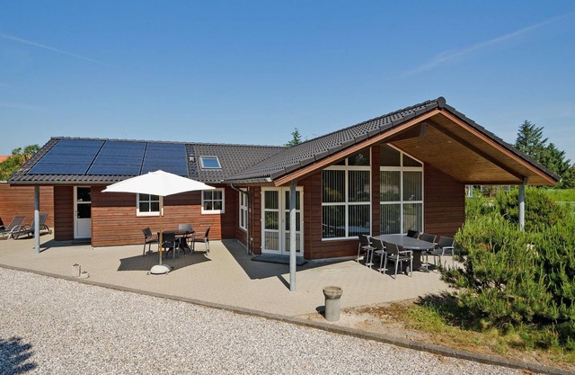 "Elli" - 700m from the sea by Interhome