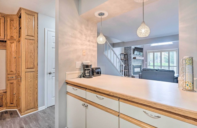 Ellicottville Townhome ~ Half Mi to Slopes!