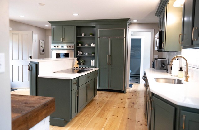 Elm Farm: 1800's Farmhouse with Modern Amenities