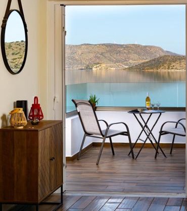 Elounda Harmony Sea front apartment
