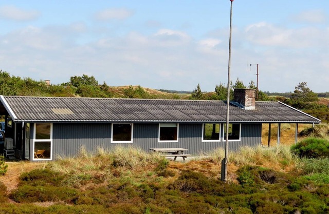 "Elsa" - 700m from the sea by Interhome