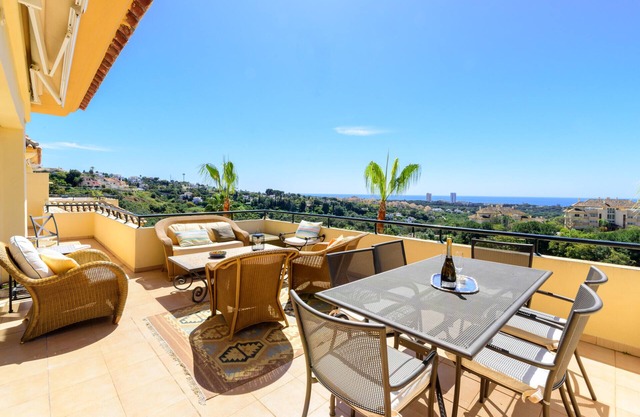 Elviria Hills Penthouse – Idyllic Golf & Sea View Oasis in Marbella