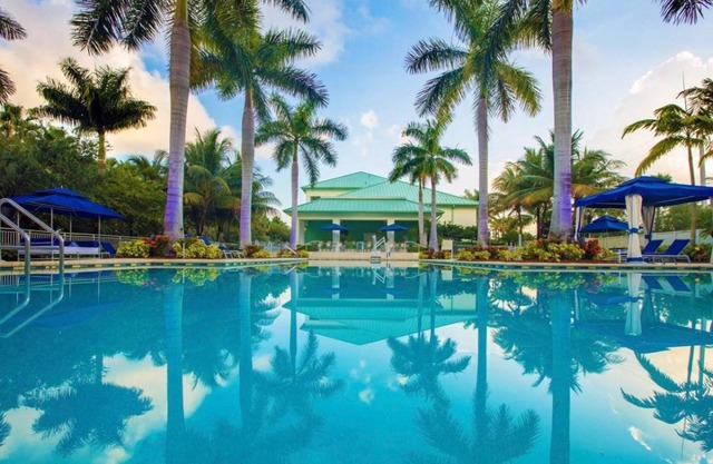 Embrace the Miami Lifestyle at its Finest! 2 Amazing Rooms w/Balcony + Kitchen