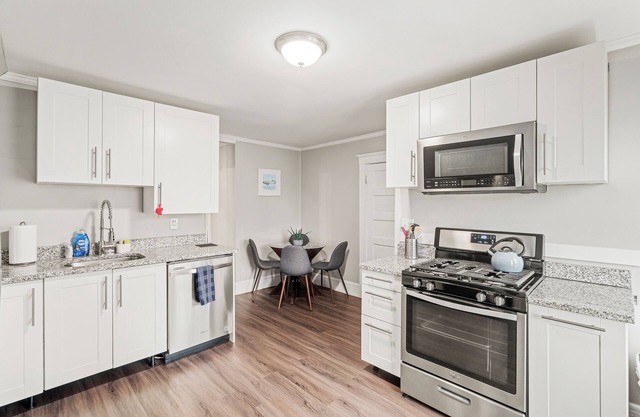 Enchanting 2-bedroom apartment in Salem near attractions!
