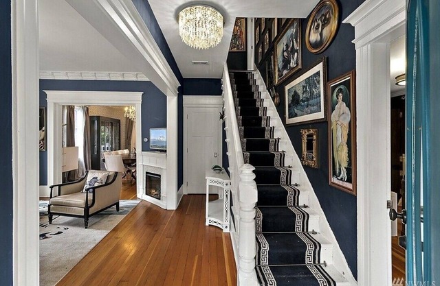 Enchanting & Modern Victorian with Backyard (Pet-Friendly!)