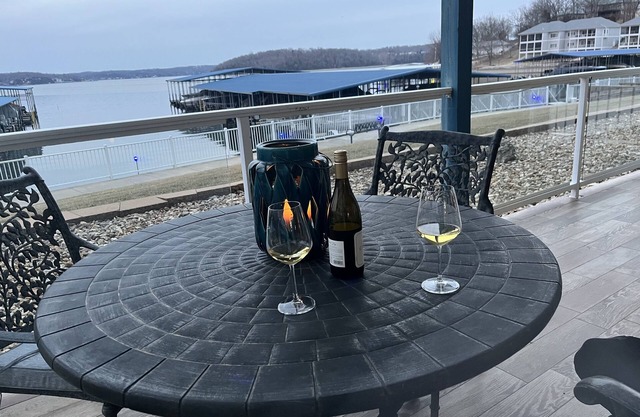 End Unit Condo - Gorgeous First Tier Lake View