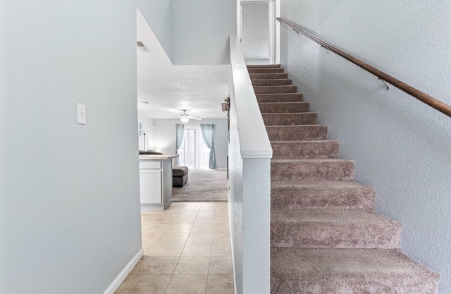 End Unit, King Bed, Garage KSMANE1312