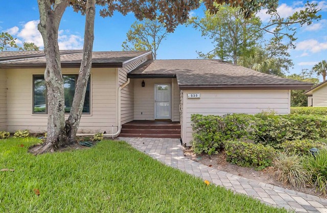 Endless Summers - Golf-view condo w/beach access