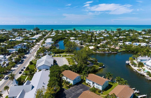 Endless Summer- On Pine Ave, steps to beach & pier w/water view & dock