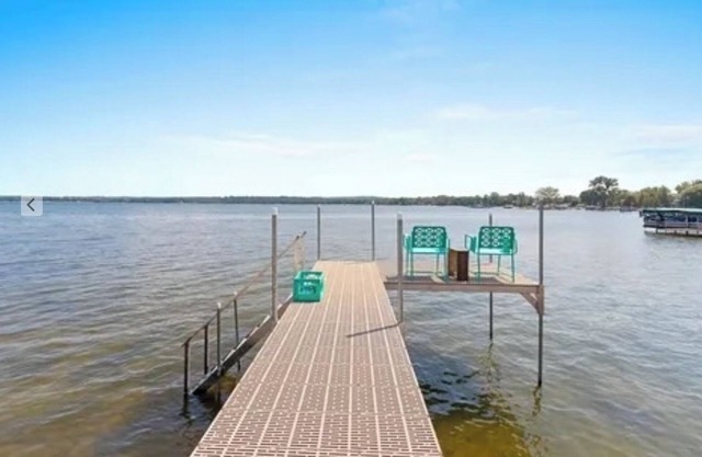 Enjoy 110' of Waterfront w/Water Toys at Sandy Bottom Bay Beach House For 8!