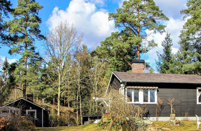 Enjoy a beautiful view of the countryside in this authentic vacation home.