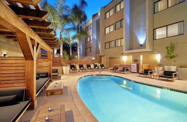 Enjoy a Hassle-Free and Comfortable Stay! 2 Comfortable Units, Outdoor Pool