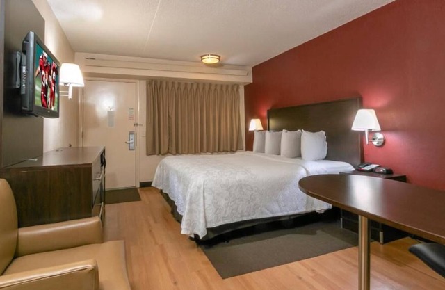 Enjoy a Hassle-Free and Suiting Stay! Pet-friendly Property, Free Parking!