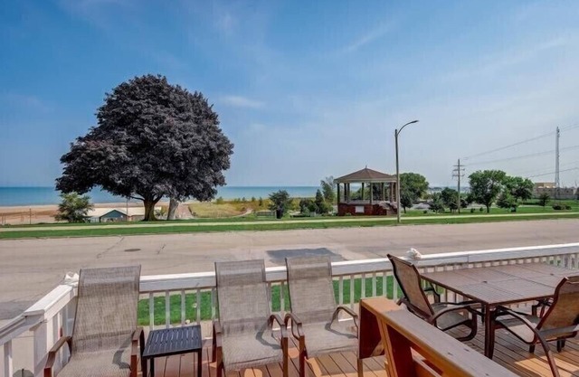 Enjoy Beachfront Living With family!