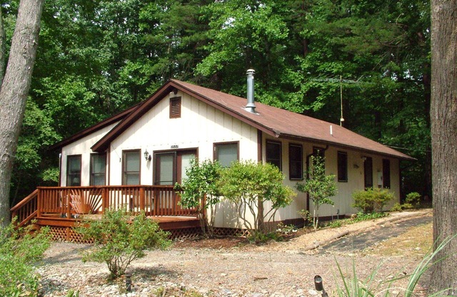 ENJOY Beautiful Lake Anna @ COZY FAMILY RETREAT with Boat Ramp and Marina Slips