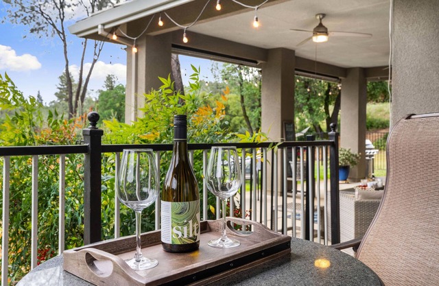 🏡Enjoy Gorgeous Views🌲 in Most Prestigious Gated Community 🪫FREE Tesla charging🔋