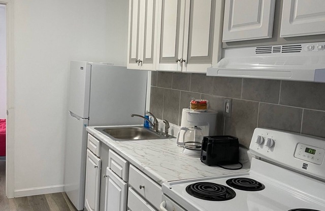 Enjoy Shore Life not only for Summer, Cozy Apartment near Zoo and So much More!